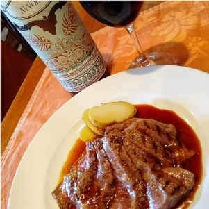 牛ステーキとワイン